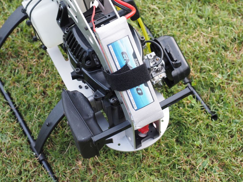 Vario Benzin Acrobatic Gasser RC Helicopter Zenoah G270rc Gas Powered