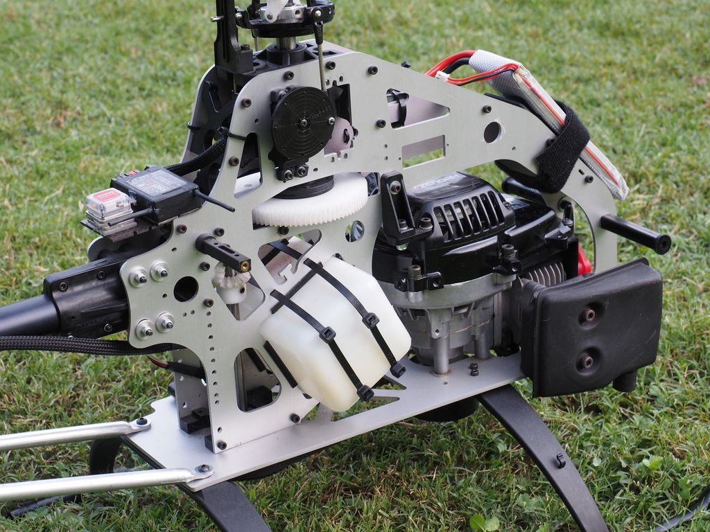 Vario Benzin Acrobatic Gasser RC Helicopter Zenoah G270rc Gas Powered