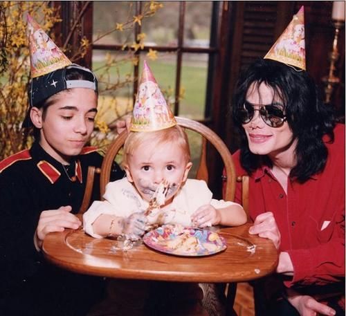  photo MichaelJacksonHappyBirthday_zps0fb81a80.jpg