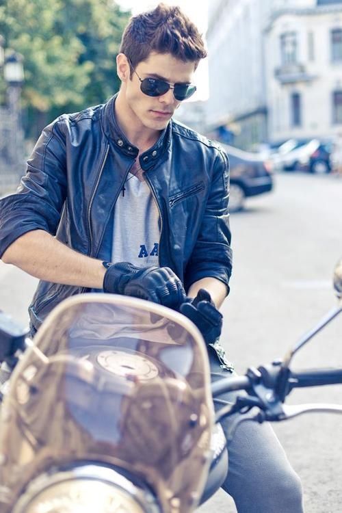Hầm hố và bụi băm với hot trend 2013: áo khoác biker