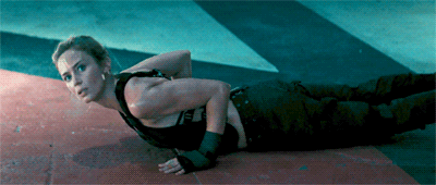photo emily-blunt-pushup_zps4673d7d0.gif
