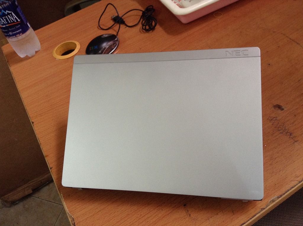 Laptop Nec VC-7 Core 2 U9400/RAM3 1G/SSD 64G, GIÁ siêu rẻ, siêu nhẹ.